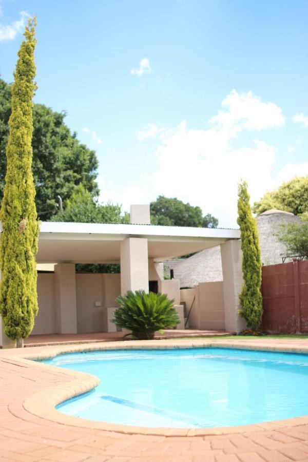 Modern Farm Apartamento Lichtenburg Exterior foto