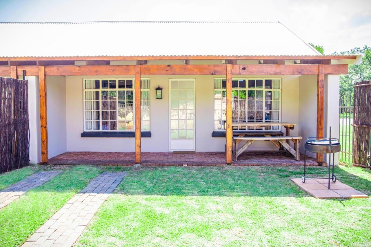 Modern Farm Apartamento Lichtenburg Exterior foto